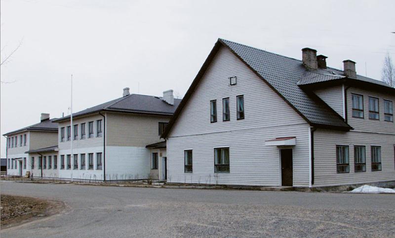 File:Kolkja_kool ja vanausuliste muuseum.jpg
